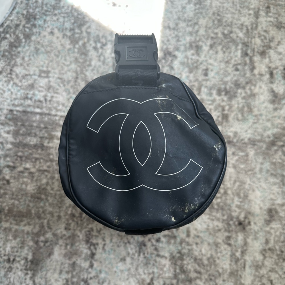 Vintage CHANEL Sport Duffle Bag in Black - Picture 5 of 15